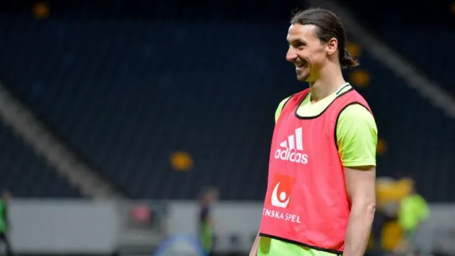 Zlatan durante un entrenamiento con la selección sueca
