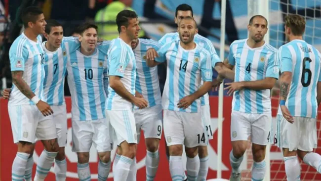 Elementos de la Albiceleste celebrando una anotación