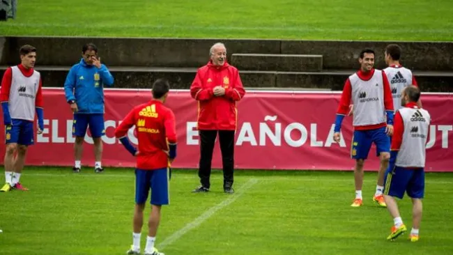 España entrena bajo dirección de Del Bosque