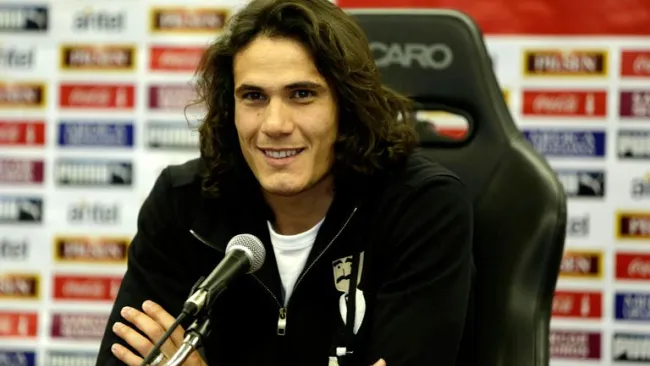 Cavani, en rueda de prensa con Uruguay