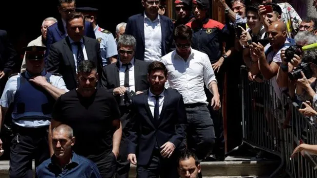 Messi asiste a los Tribunales