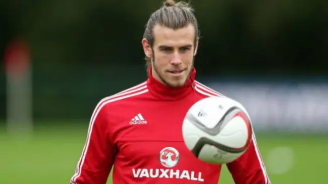 Gareth Bale entrena con selección de Gales