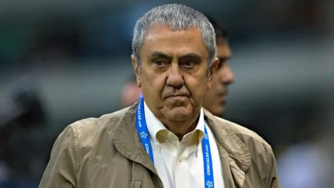 Alejandro Rodríguez en un partido de Tigres