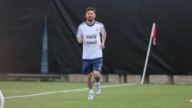 Messi entrena con la selección de Argentina
