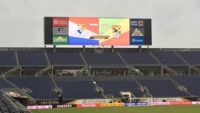 Desplegado erróneo de la bandera boliviana