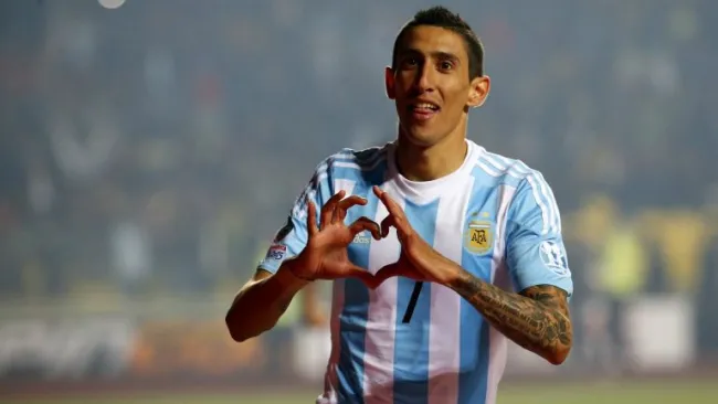 Ángel di María festeja su gol contra Chile