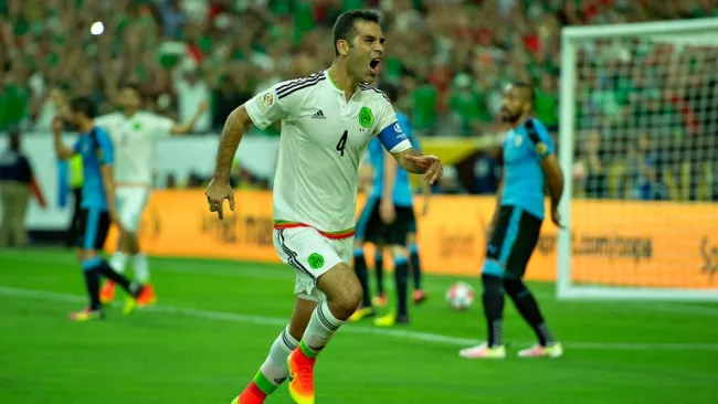 Rafa Márquez celebra su gol frente a Uruguay