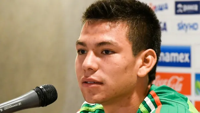 Hirving Lozano en conferencia de prensa