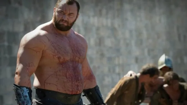 El actor islandés, Halfur Björnsson, representando al personaje de 'La Montaña'