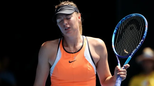 Maria Sharapova reacciona después de perder un punto durante el Abierto de Australia 