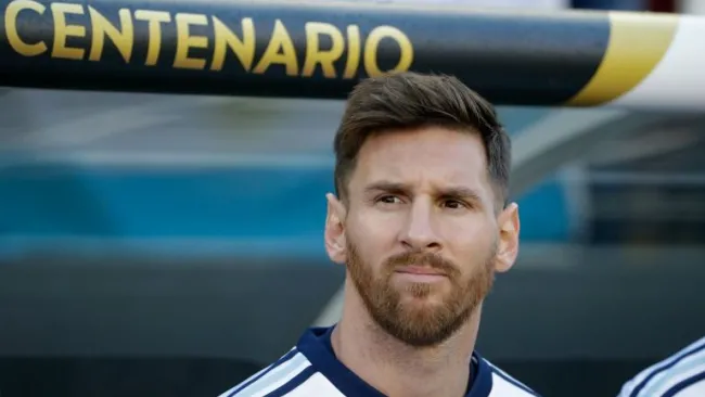 Messi pensativo