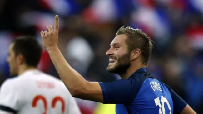 Gignac celebra gol con selección de Francia