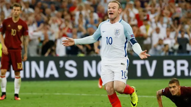 Wayne Rooney durante el partido contra Rusia