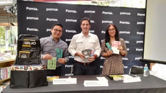 Directivos presentan el programa 'Biblio Móvil'