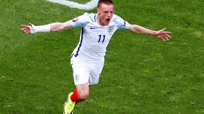 Vardy celebra gol del empate