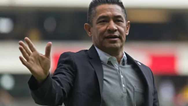 Ignacio Ambriz dirige juego de Liga