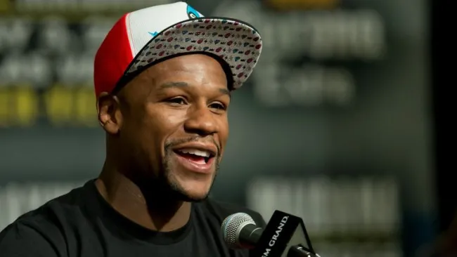 El boxeador norteamericano Floyd Mayweather en conferencia de prensa