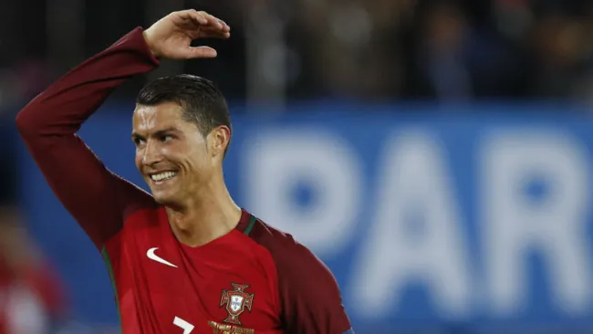 Cristiano Ronaldo se lamenta en partido de Eurocopa