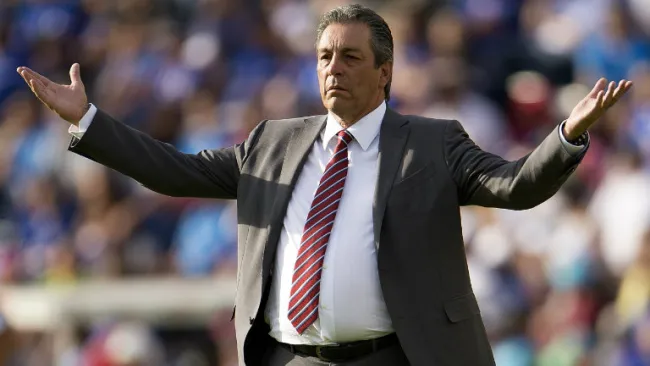 Tomás Boy reclama en partido de La Máquina 