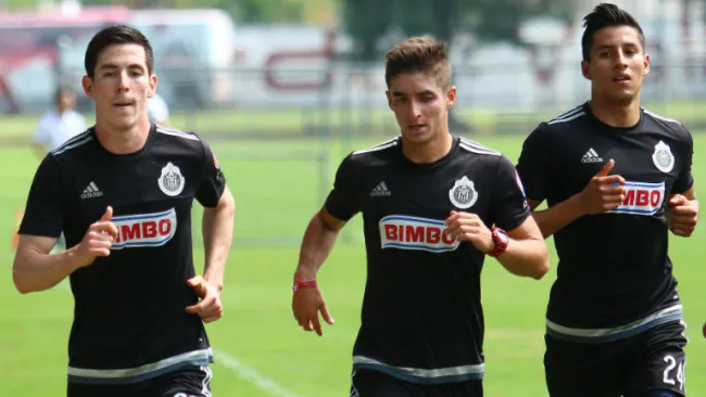 Marco Bueno, en pretemporada con Chivas