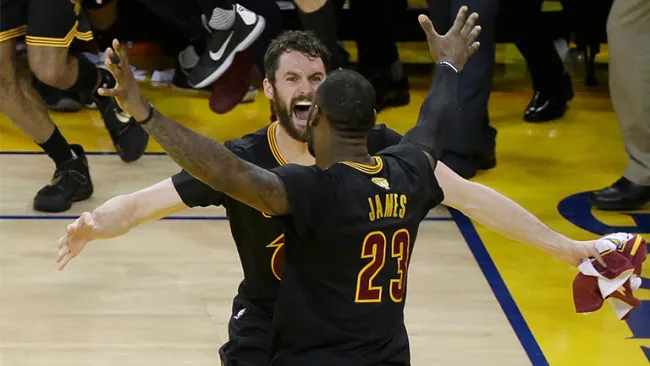 LeBron festeja el triunfo en el séptimo partido