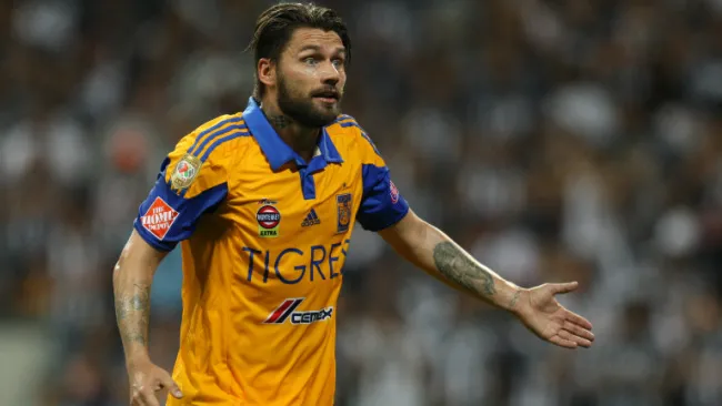 Sobis en partido con Tigres de la UANL