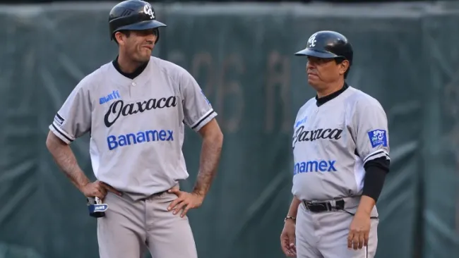 Elementos de los Guerreros de Oaxaca en un duelo frente a Diablos