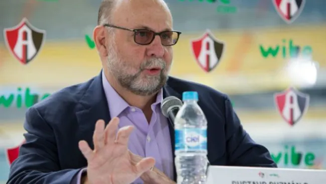 Gustavo Guzmán en rueda de prensa