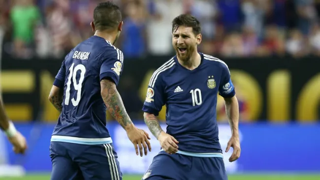 Messi festeja su gol frente a EU