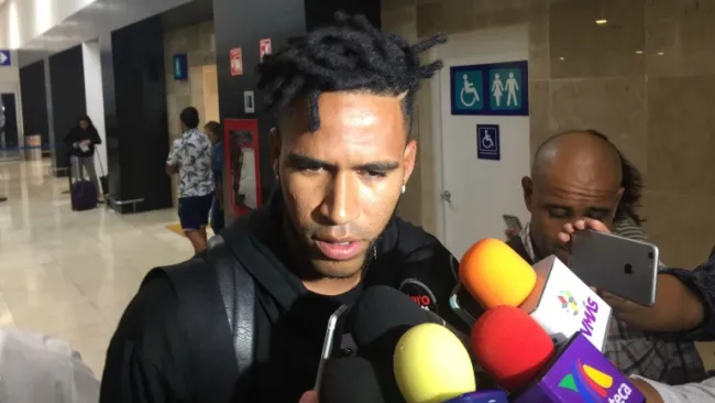 Gallese habla con los medios a su llegada a Veracruz