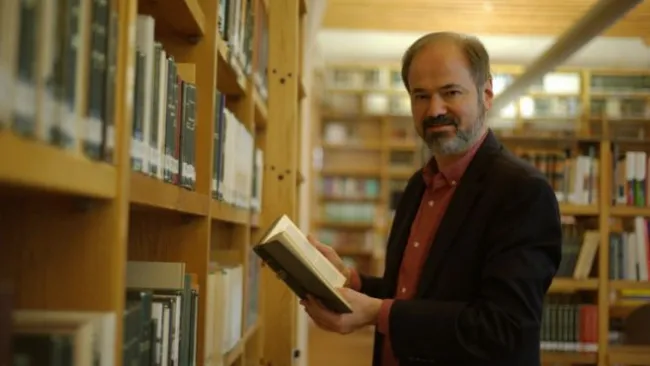 Juan Villoro posa para RÉCORD