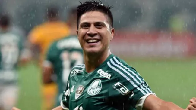Cristaldo festeja un gol con el Palmeiras