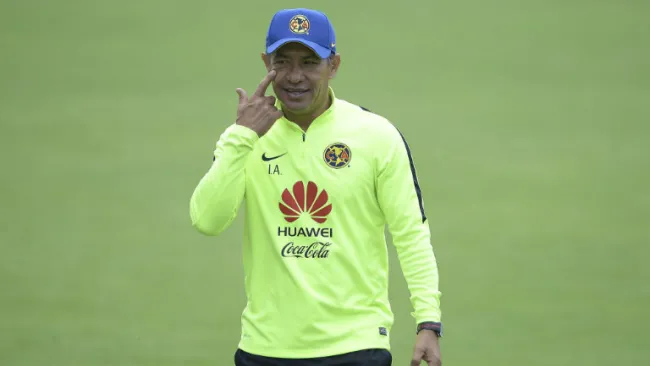 Ambriz pide atención en entrenamiento de América 