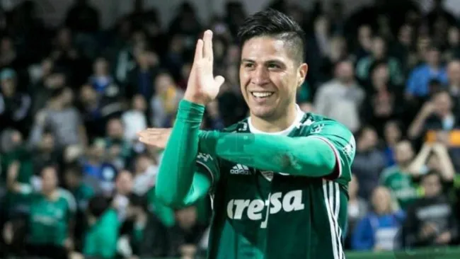 Jonathan Cristaldo festeja un gol con Palmeiras