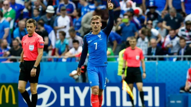 Griezmann, después de anotar uno de sus goles frente a Irlanda