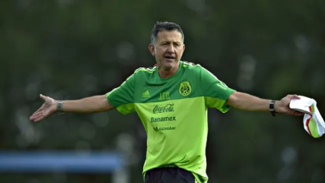 Osorio gesticula en entrenamiento