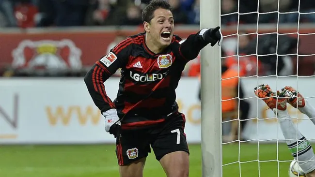 Chicharito celebra una anotación la temporada pasada