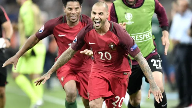 Quaresma festeja tras marcar con Portugal