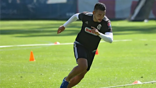Michel Vázquez en entrenamiento de Chivas