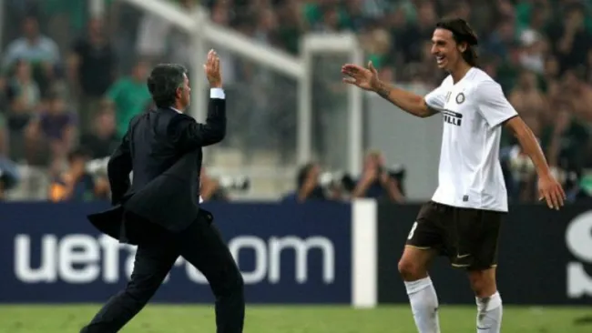 Zlatan junto a Mou en partido con el Inter de Milán