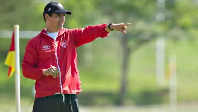 Sosa dirige entrenamiento de Necaxa
