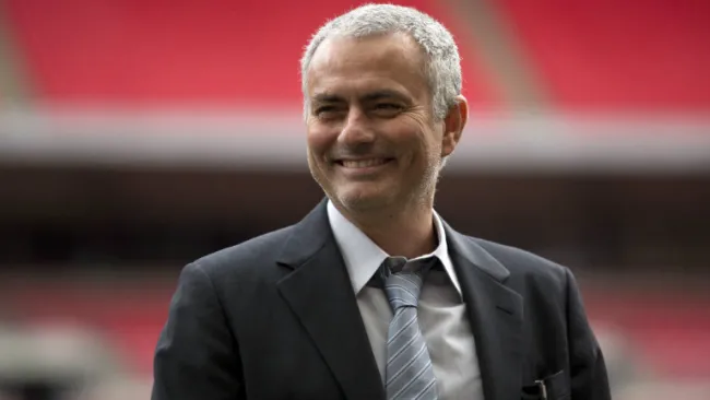 Mourinho muestra felicidad en Old Trafford 