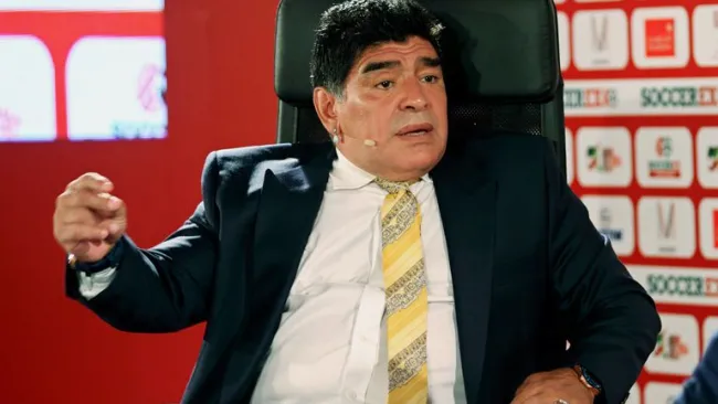 Maradona habla durante un evento promocional