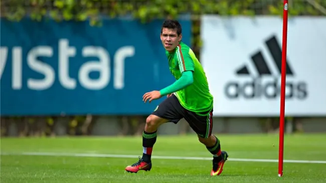  Hirving Lozano, durante un entrenamiento de la Selección Nacional Sub 23
