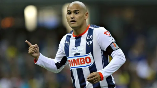  Humberto Suazo, durante un partido con Monterrey en 2014