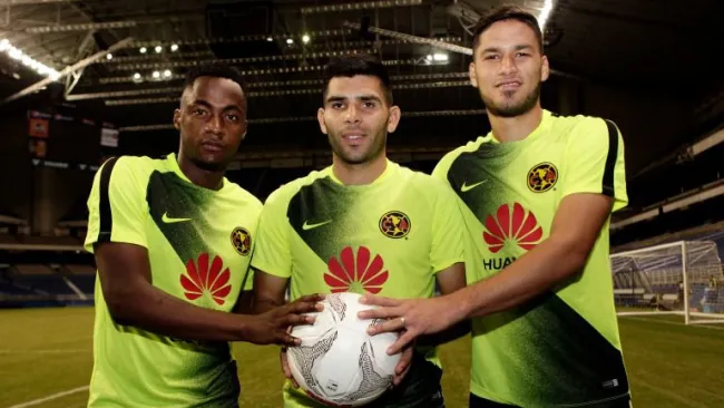 Ibarra, Romero y Valdez, referzos del América, con la nueva ropa de entrenamiento.