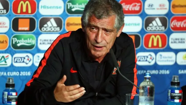 Santos, durante una conferencia de prensa