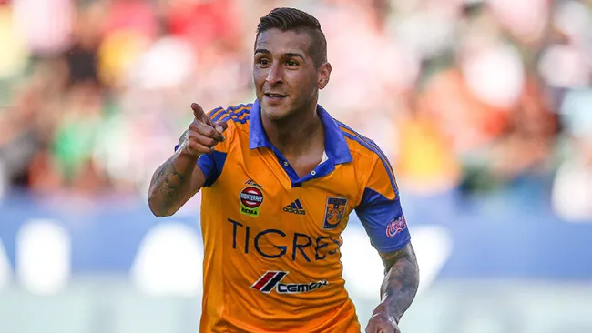 Ismael Sosa festeja el gol del título