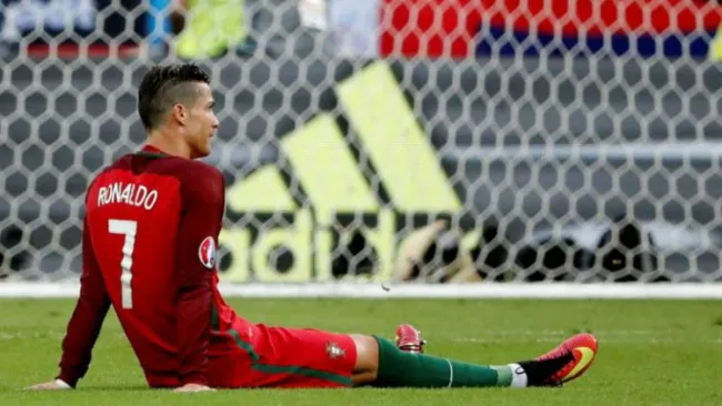 Cristiano pide cambio tras lesión