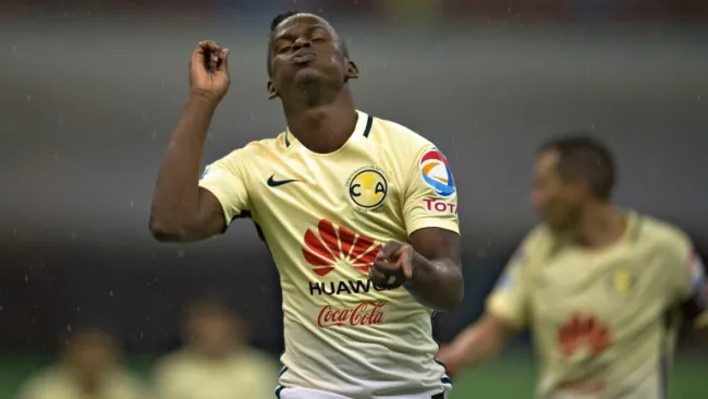 Darwin Quintero festeja gol con América